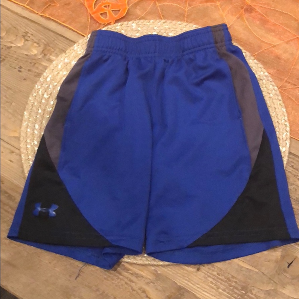 UnderArmour Size 6